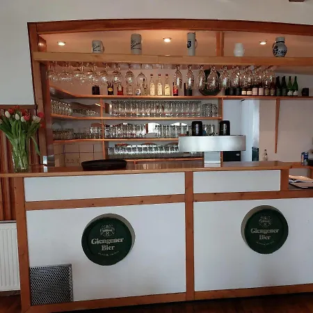 Brauereigasthof Schluesselkeller بيت ريفي غينغن آن در برنتس