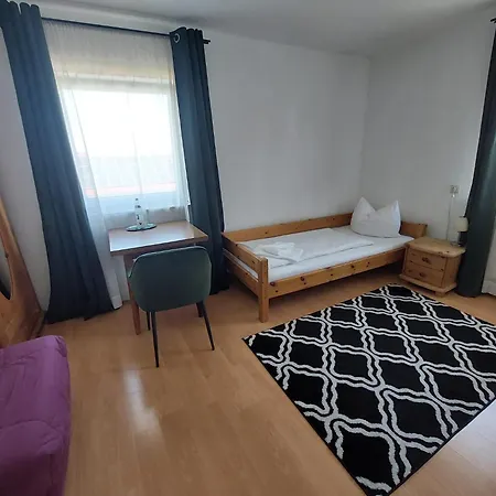 بيت ريفي Brauereigasthof Schluesselkeller غينغن آن در برنتس